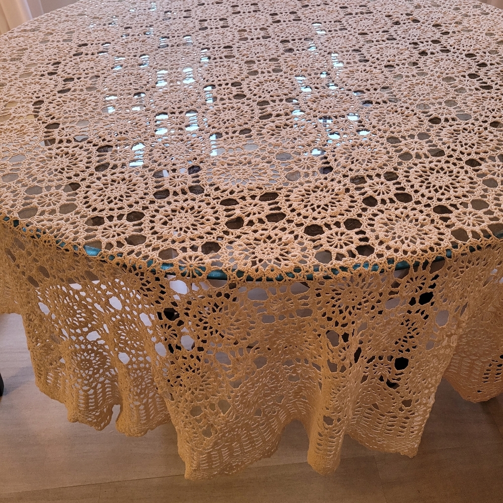 Vintage Crochet Tablecloth in Beige - Classic Oval Lace Dining Cover 107"×60"